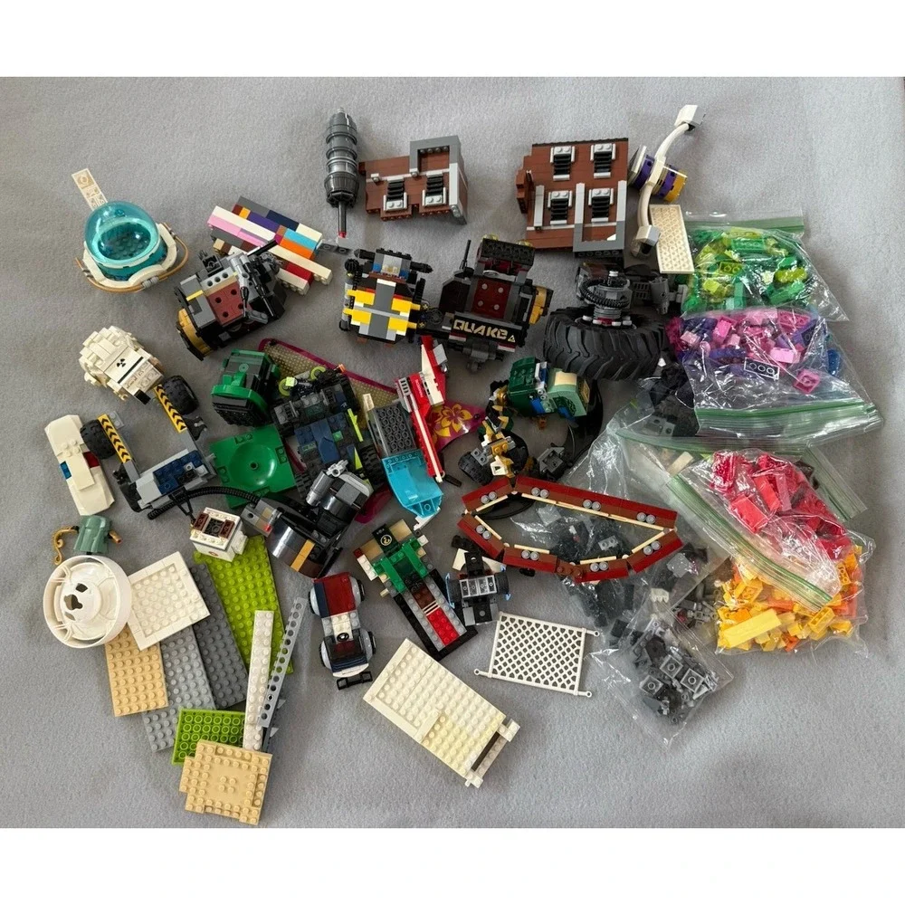 Bulk LEGO Lot 10.5Lbs Mixed Parts Pieces Incomplete Sets Vehicles Buildings Toys - Picture 2 of 3
